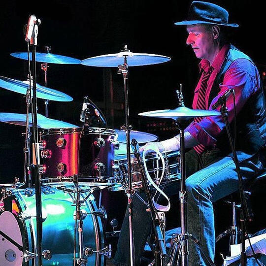Geoff Britton.....Drummer, Percussionist (UK-Spain)